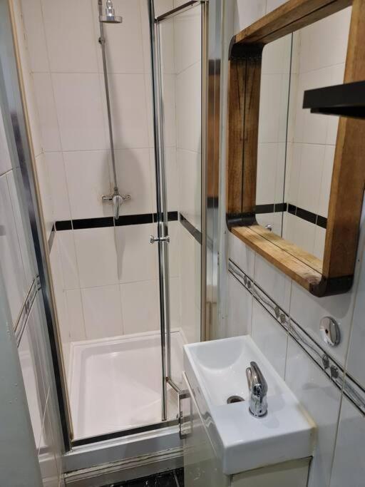 Cute One Bedroom Apartment London Luaran gambar